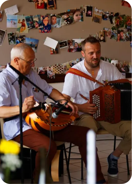 Les Saltusiens, vielle à roue et accordéon